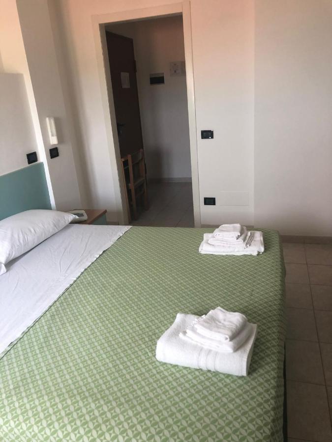 סניגליה Hotel Atlantic מראה חיצוני תמונה