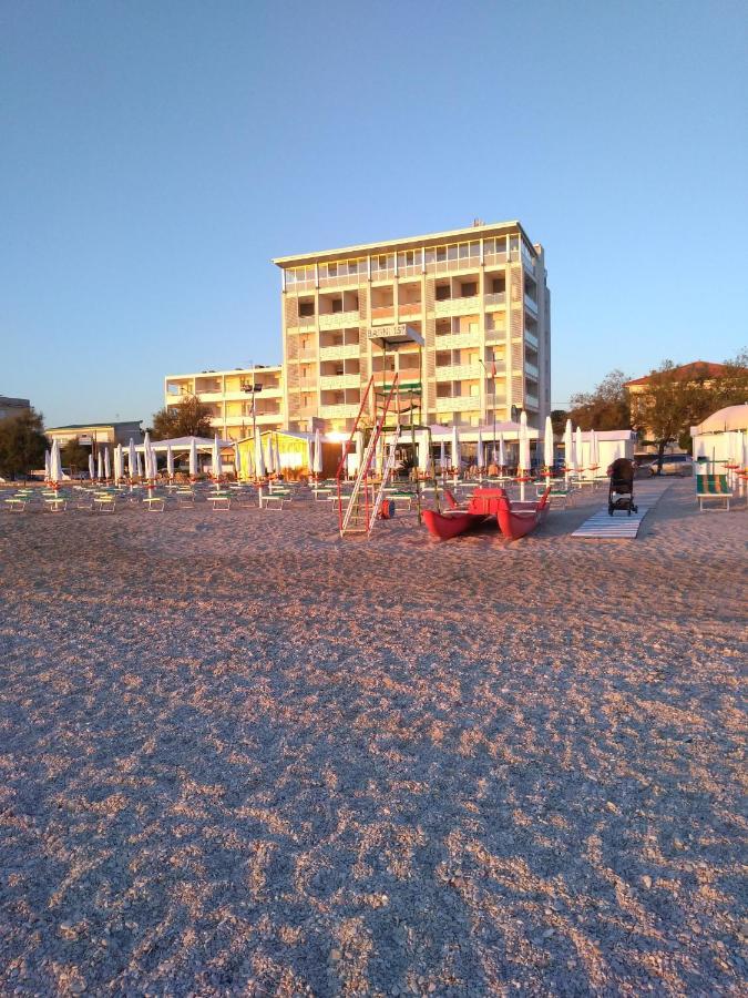 סניגליה Hotel Atlantic מראה חיצוני תמונה