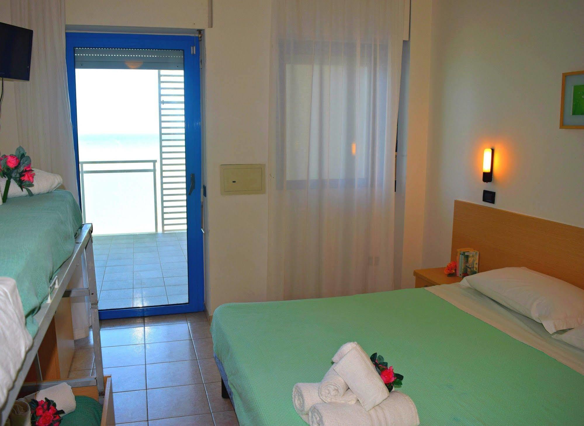 סניגליה Hotel Atlantic מראה חיצוני תמונה