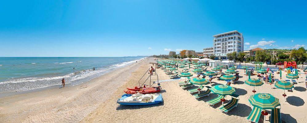 סניגליה Hotel Atlantic מראה חיצוני תמונה